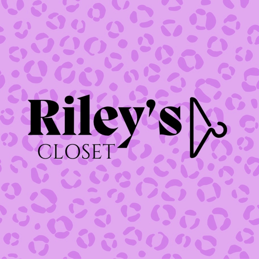 🛍️🛍️LIKE to be notified when I’m LIVE🛍️🛍️